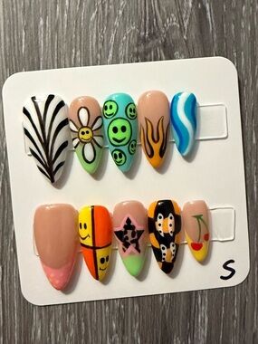 Press-On Nail Set with Multicolor Smile & Floral Art